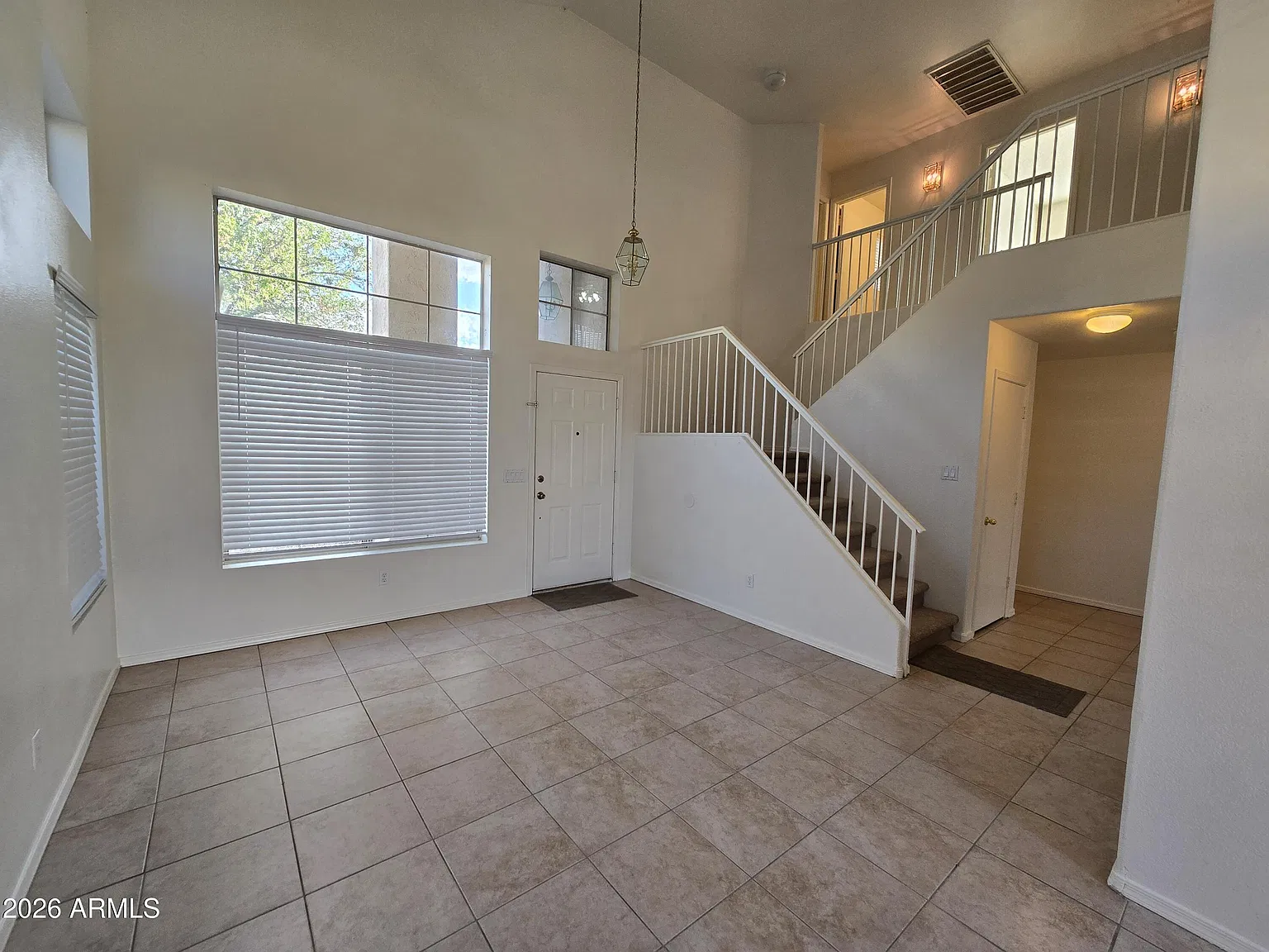 4 bed, 3.0 bath, 1989 sqft, $2,245 — Photo 3