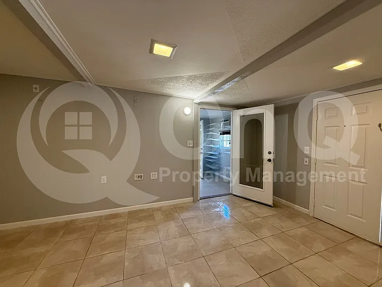 3838 E Seneca St — Photo 20