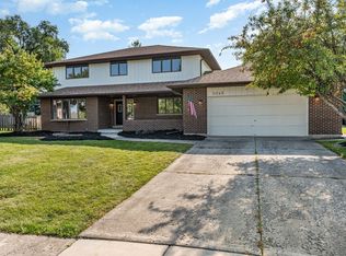 6345 Parkwood Ct, Oak Forest, IL 60452