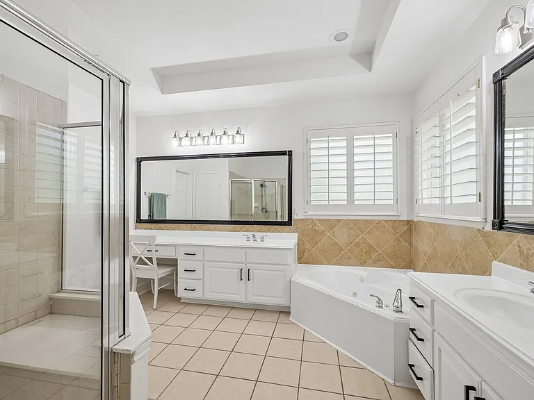 14 Guinevere Pl — Photo 18