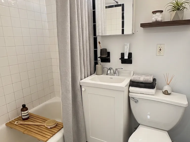 157 E 3rd St #2B — Photo 18