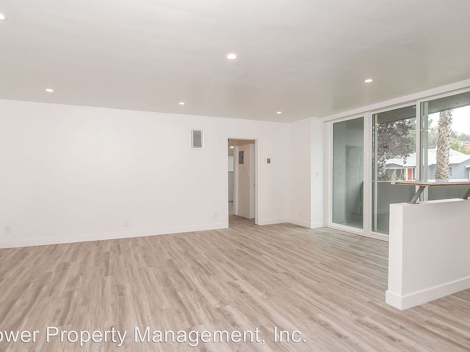 1st image of 1114 6th St APT 10