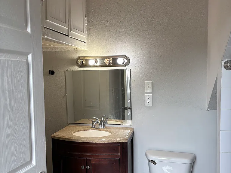 Full Bathroom downstairs off of the double parlor