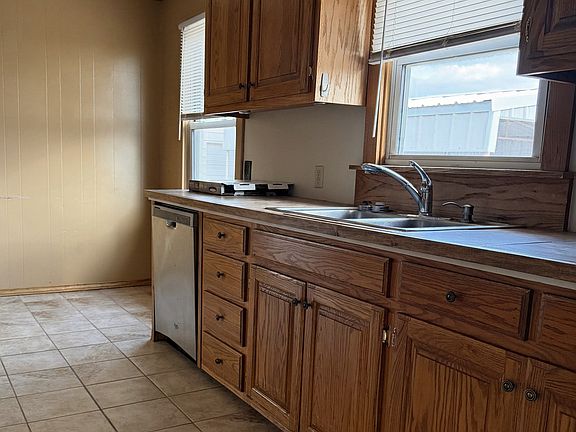 3rd image of 506 12th St