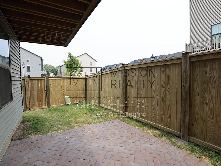 2100 Tobacco Mill St — Photo 10