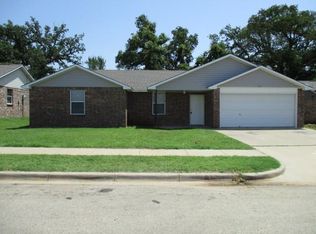 210 Bobbie Ann Ct, Granbury, TX 76049
