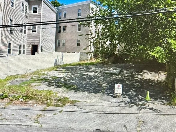 71 Cross St, Lawrence, MA 01841