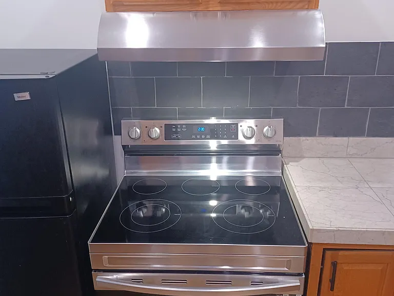 Manchester Ave — Photo 8