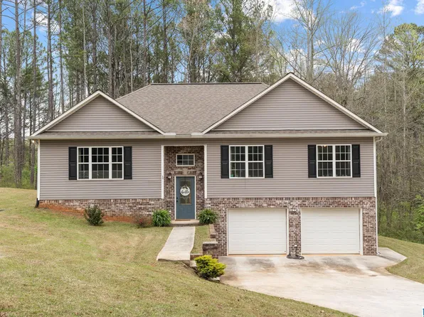 232 Country Rd, Warrior, AL 35180