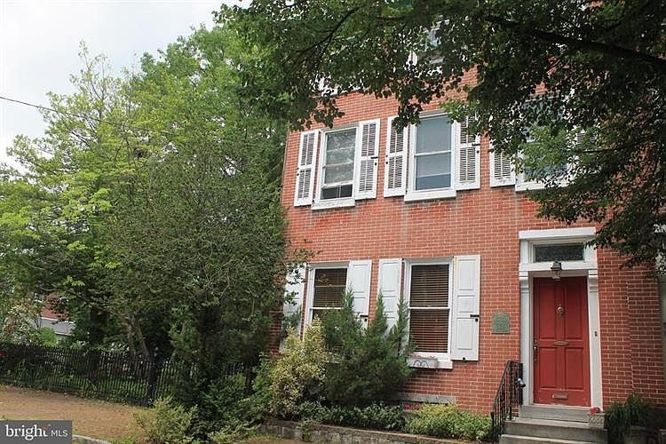 2nd image of 305 W Union St