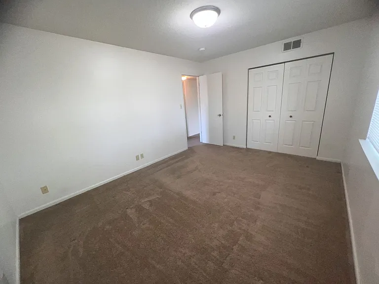 3117 University Dr #H — Photo 5