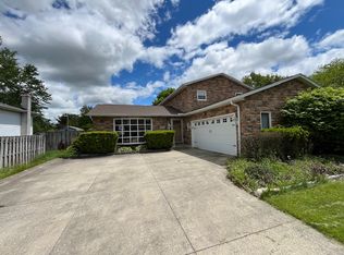 465 Calverton Pl, Brunswick, OH 44212