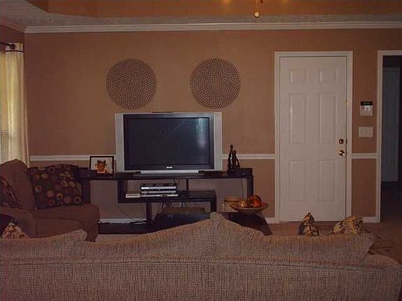 3rd image of 530 Winnwood St