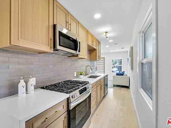 3rd image of 95 E Louise Street