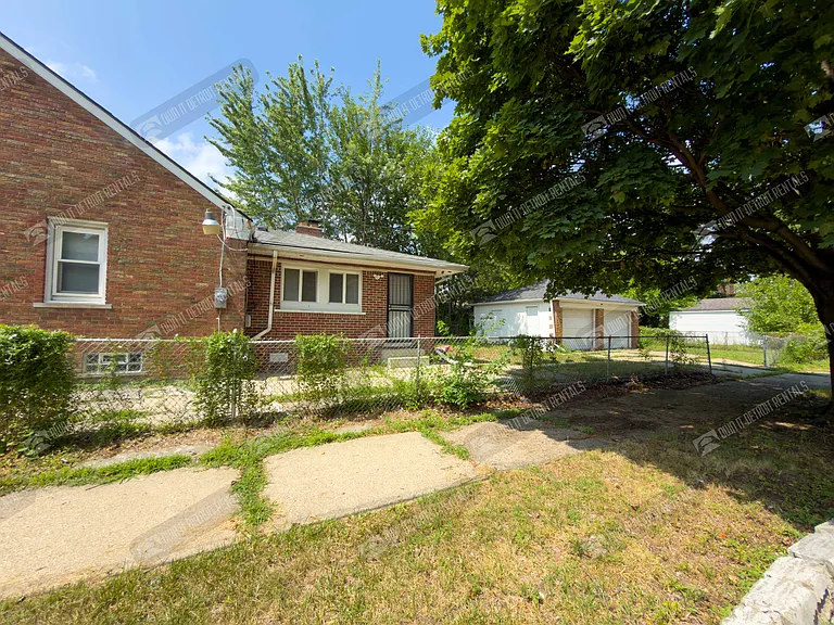 13917 Rossini Dr — Photo 5