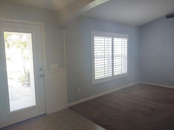 3rd image of 838 SE Sweetbay Ave