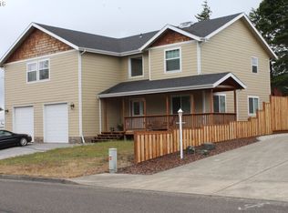 2148 Ash St, North Bend, OR 97459