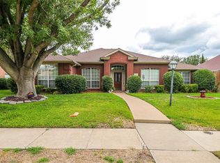 2936 Olympia Dr, Grand Prairie, TX 75052