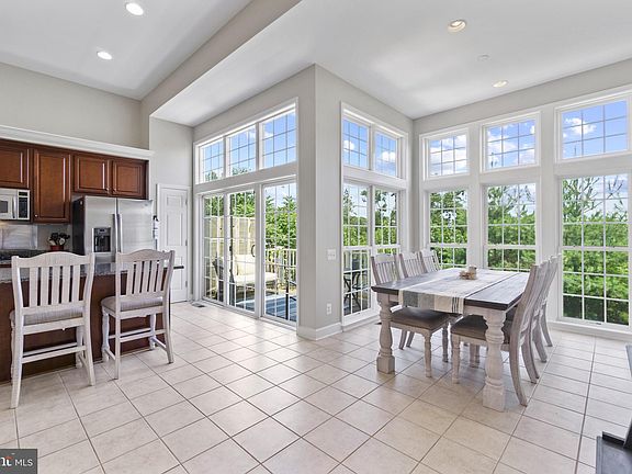 4th image of 14581 Crossfield Way