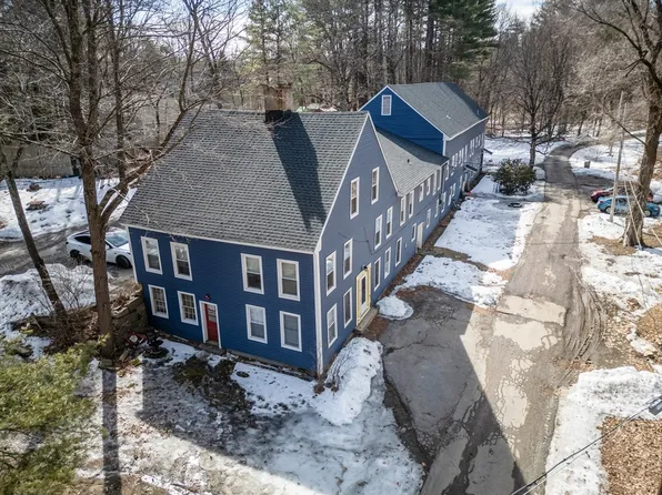 97 Groton St, Pepperell, MA 01463
