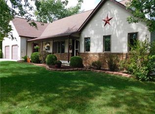 206 Hawthorn Dr, Archbold, OH 43502