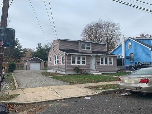 3rd image of 877 Velde Ave