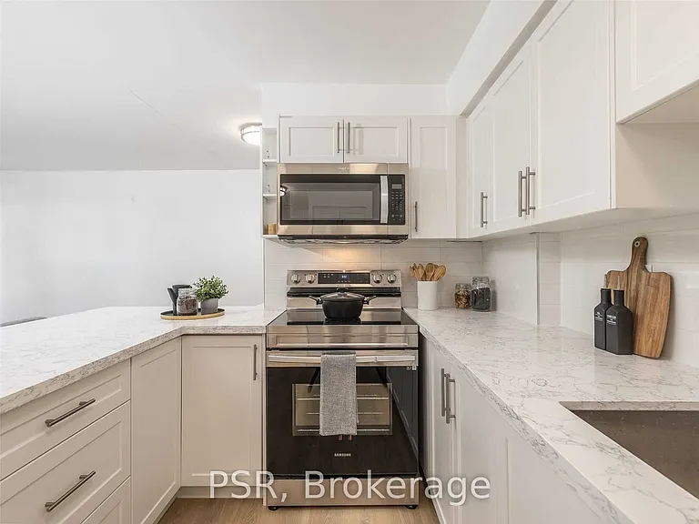 240 Markland Dr #706 — Photo 7