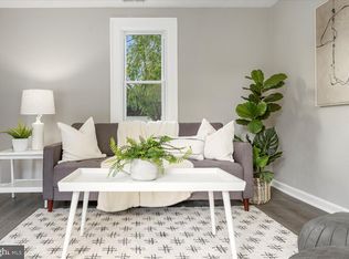 8166 Forest Glen Dr, Pasadena, MD 21122