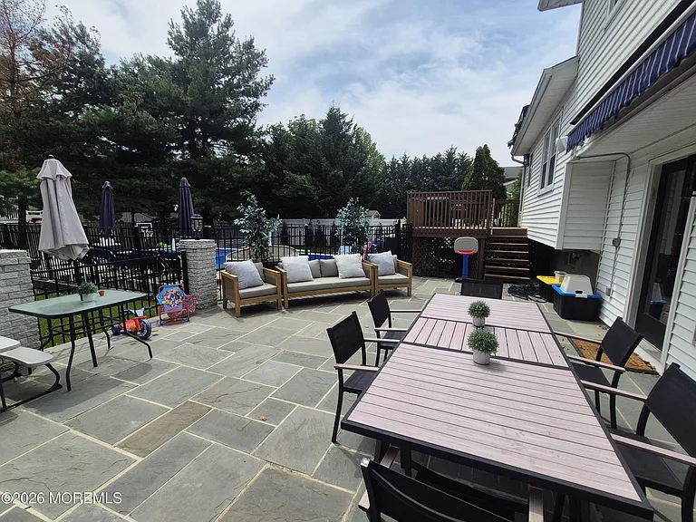 4 Judith Ct — Photo 14