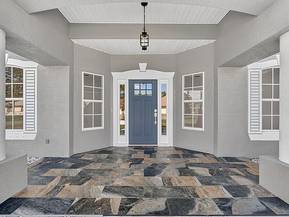 3rd image of 8 Barkley Ln