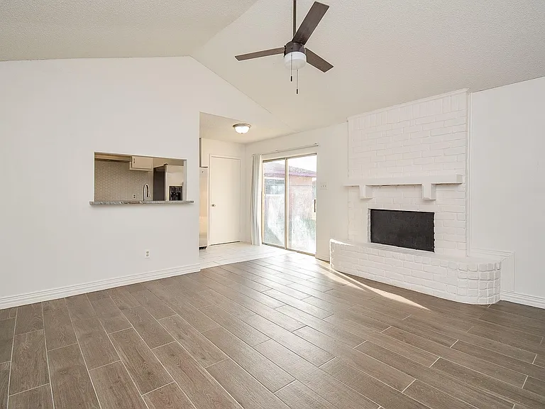 4906 E Orem Dr — Photo 4