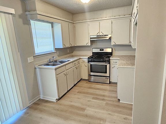 3rd image of 1317 N 8th Pl