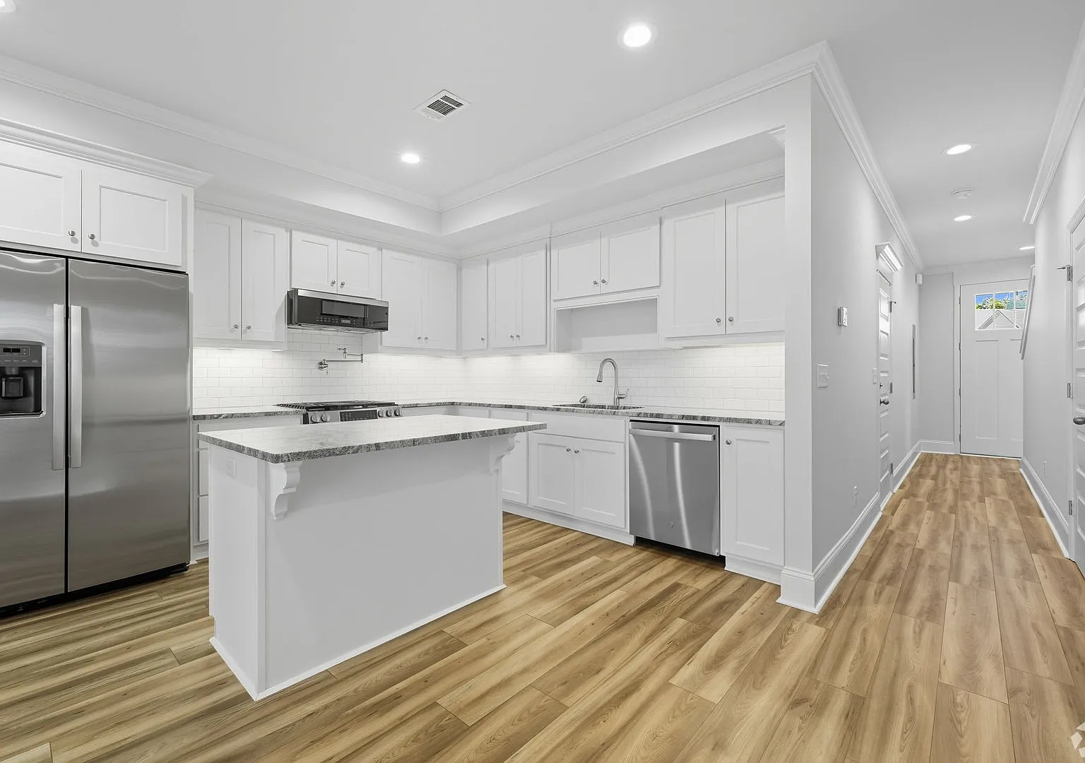 New Construction 4 Bedroom Townhome! — Photo 3