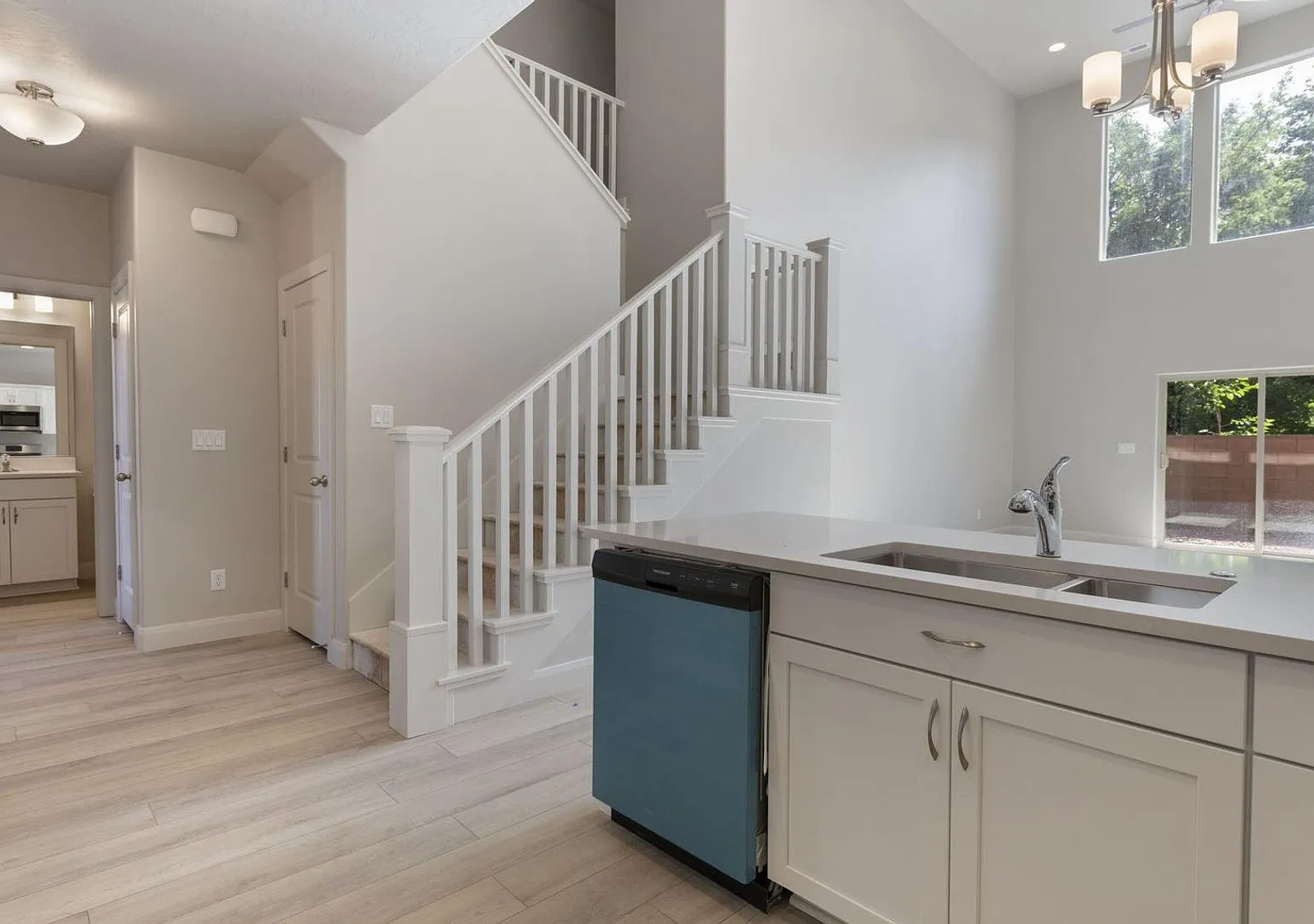 Hurricane Townhome — Photo 3