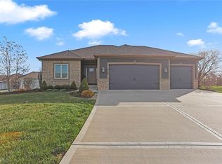 6135 N Chelsea Ave, Gladstone, MO 64119