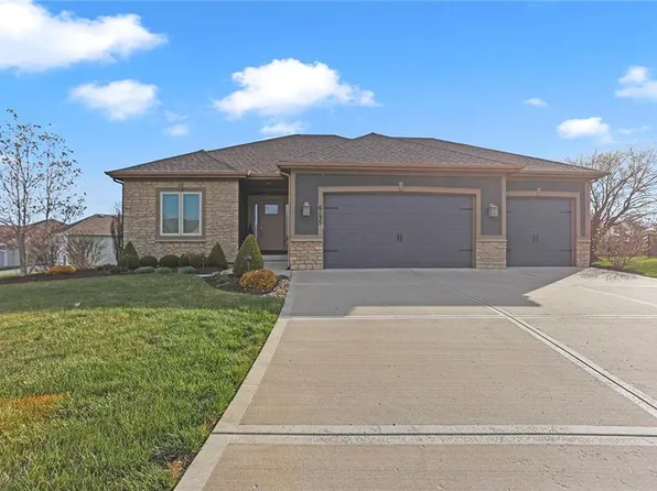 6135 N Chelsea Ave, Gladstone, MO 64119