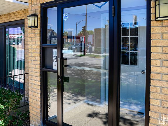 3rd image of 6019 S Archer Ave Unit 3S