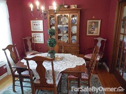 4th image of 2111 Cherry Hill Dr