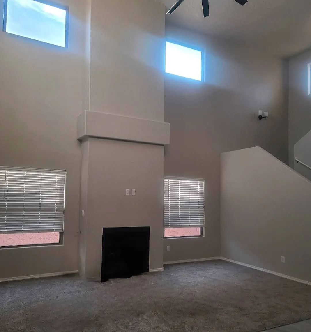 3 bed, 2.5 bath, 2610 sqft, $2,600 — Photo 2