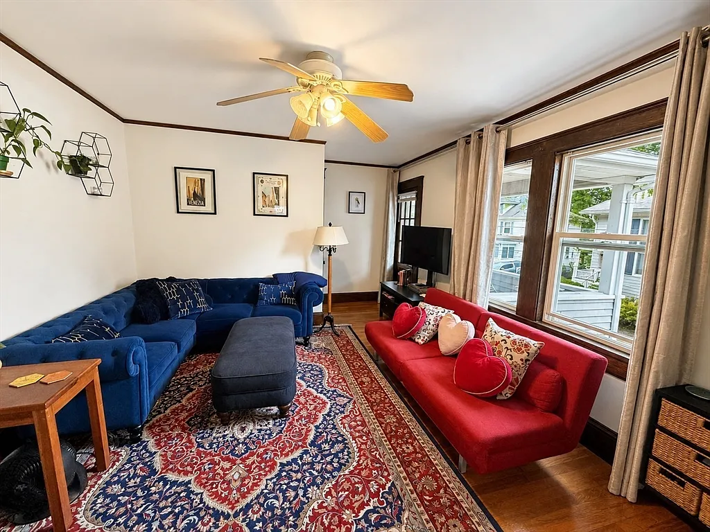 2 bed, 1.0 bath, 961 sqft, $2,495 — Photo 2
