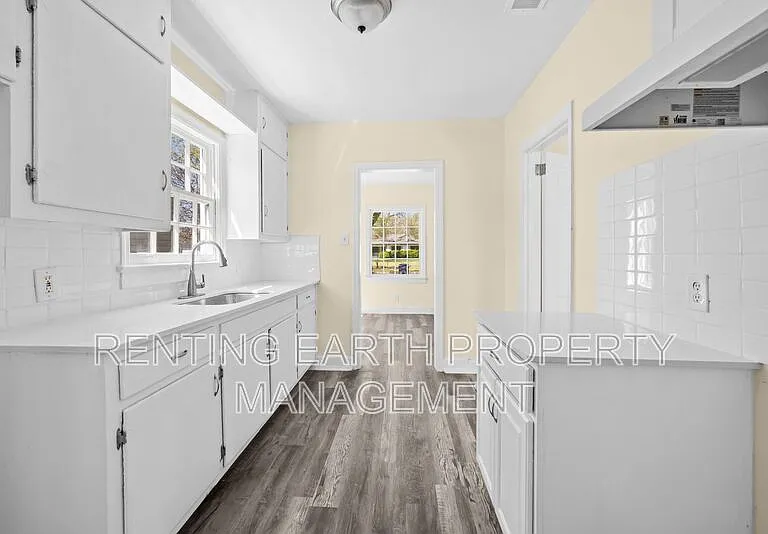 2617 Avenue K — Photo 16