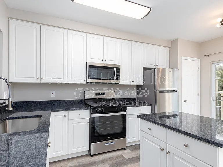 1581 Leeds Castle Dr #201 — Photo 13