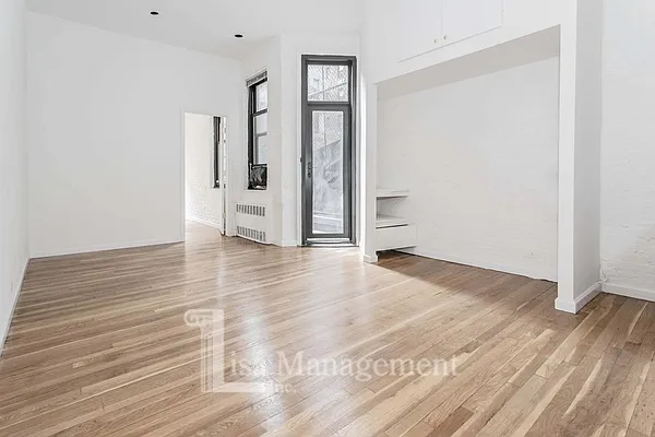 Rented by Lisa Management Inc | media 17