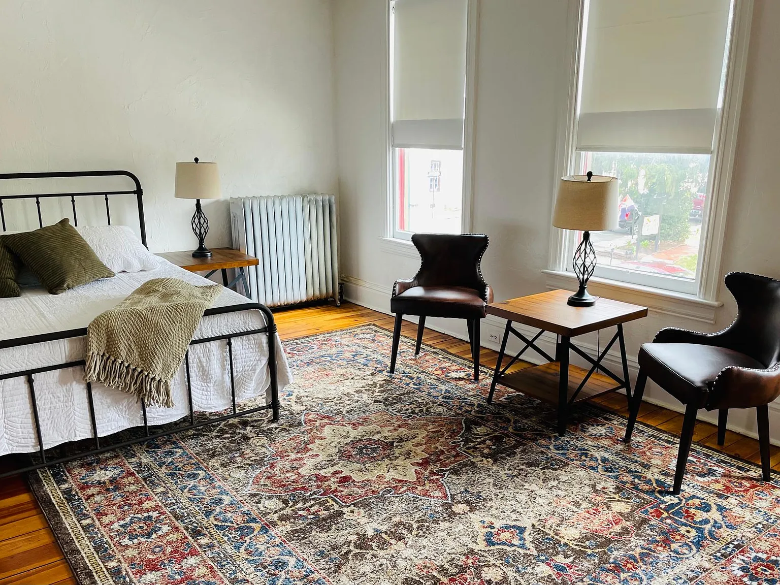 2 bed, 1200 sqft, $2,300 — Photo 4