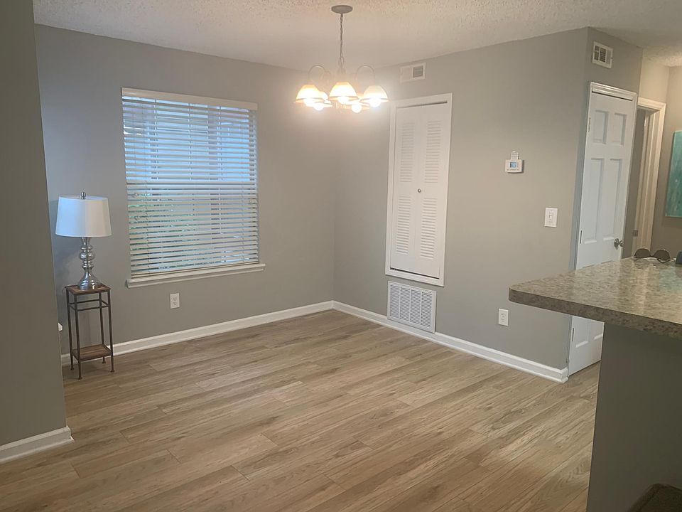 1st image of 1317 Red Deer Way
