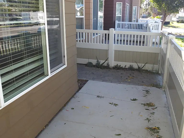 1922 Kelly Ave #2 — Photo 24