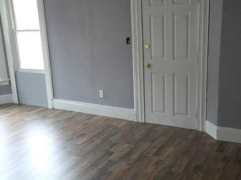 14 Grand Blvd #6 — Photo 2