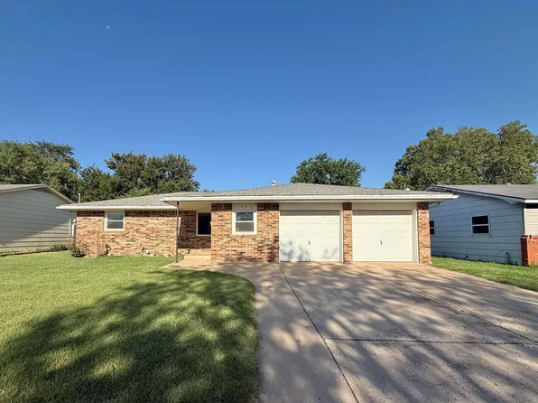 1423 23rd St, Woodward, OK 73801