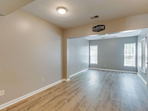 4th image of 684 Huffine Manor Cir