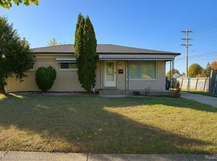 32961 Wexford Dr, Warren, MI 48092